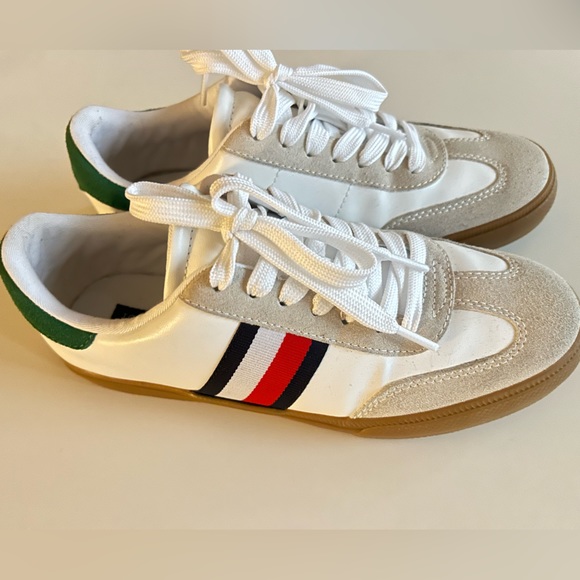 Tommy Hilfiger Women's Latzi Sneaker - Picture 4 of 9